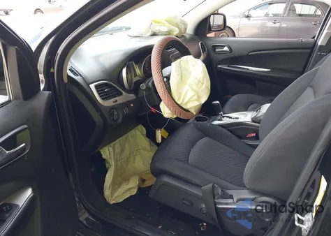 2015 Dodge Journey Sxt z USA, uszkodzony, nr VIN 3C4PDCBG9FT668891